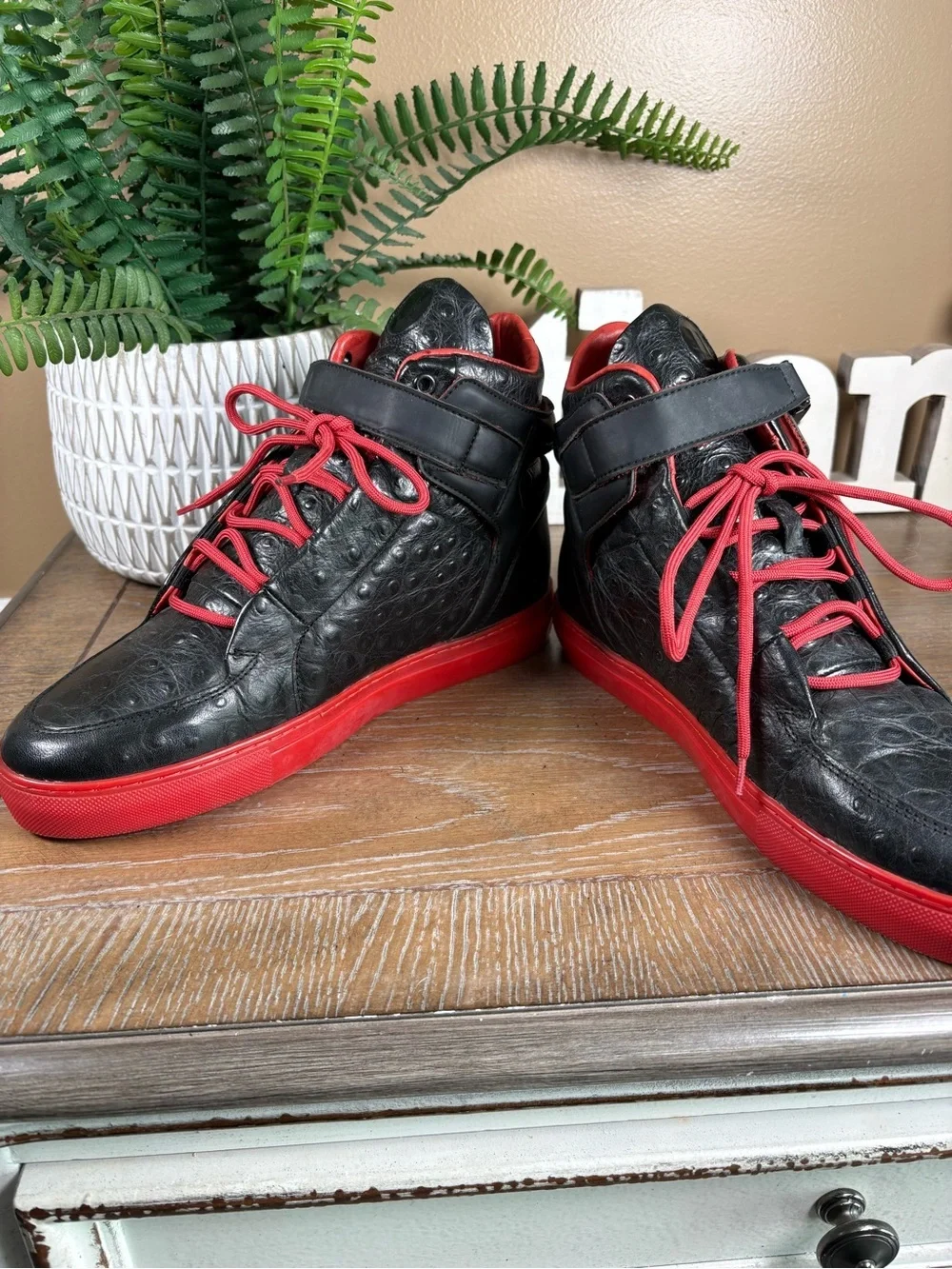 Leandro Lopes Men's Black High-Top Sneakers with Red Soles and Laces Size 7